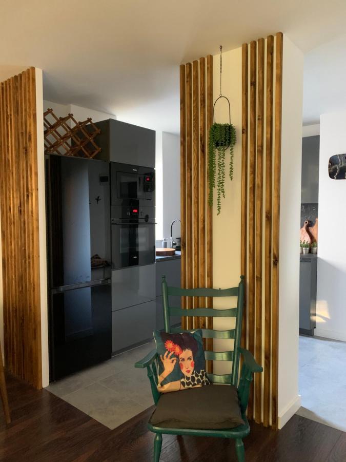 Metro Trocka Apartment Warschau Buitenkant foto
